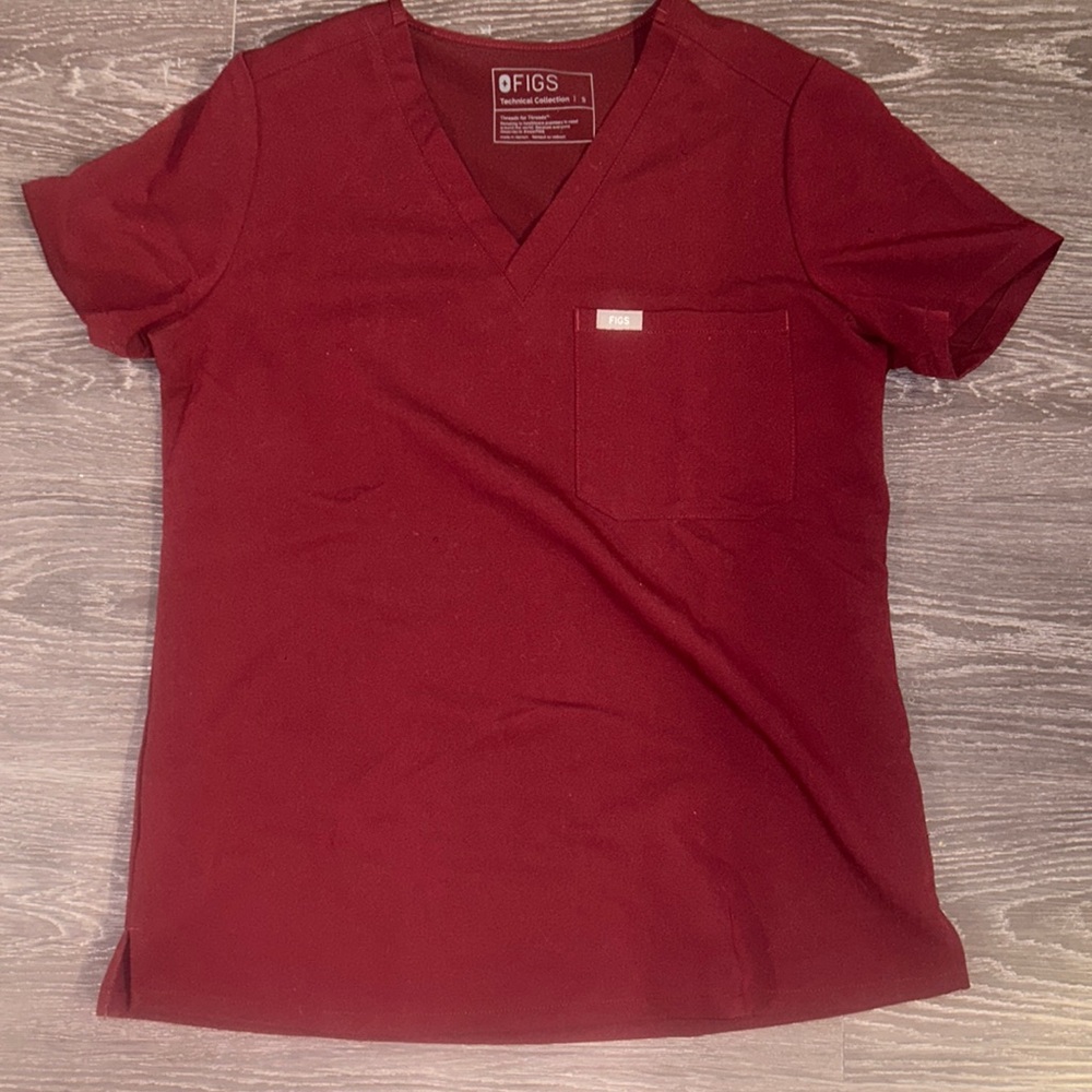 Figs scrub top